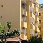 Mola Hotel 3*