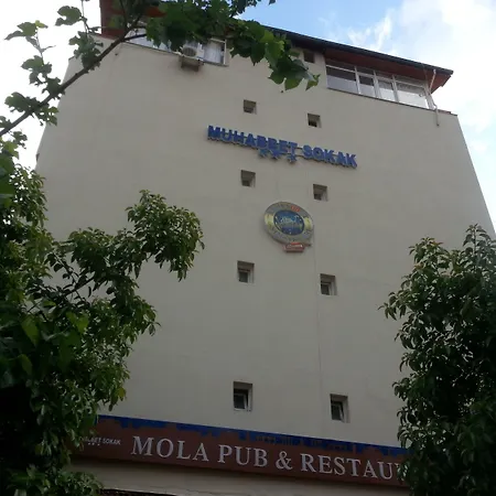 Mola فندق 3*