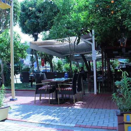 Mola Hotel 3*